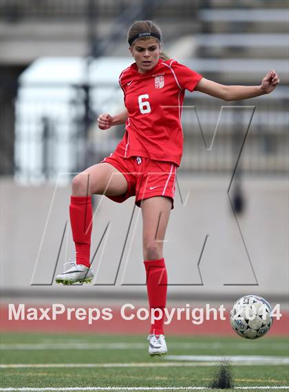 Thumbnail 2 in Grandview vs. Regis Jesuit (CHSAA 5A Playoff First Round) photogallery.