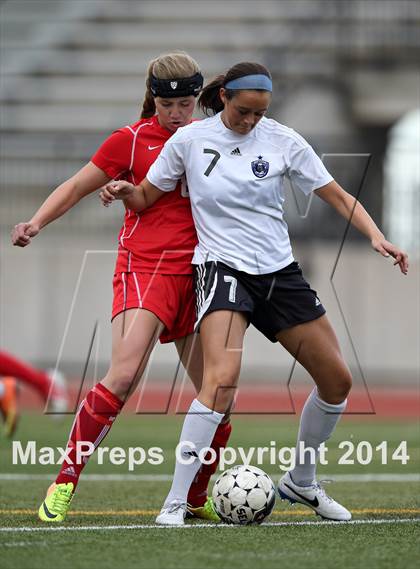Thumbnail 1 in Grandview vs. Regis Jesuit (CHSAA 5A Playoff First Round) photogallery.