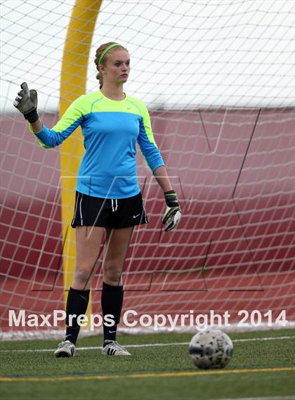 Thumbnail 3 in Grandview vs. Regis Jesuit (CHSAA 5A Playoff First Round) photogallery.