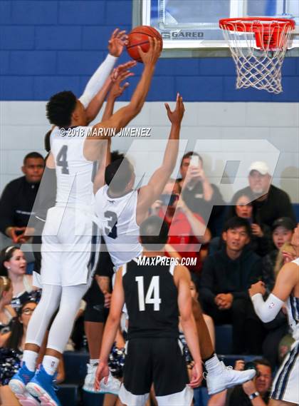 Thumbnail 2 in Foothills Christian vs Sierra Canyon (CIF Open Division Regional 1st Round) photogallery.