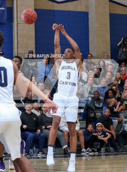 Thumbnail 1 in Foothills Christian vs Sierra Canyon (CIF Open Division Regional 1st Round) photogallery.