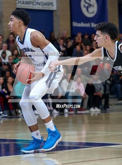 Thumbnail 1 in Foothills Christian vs Sierra Canyon (CIF Open Division Regional 1st Round) photogallery.