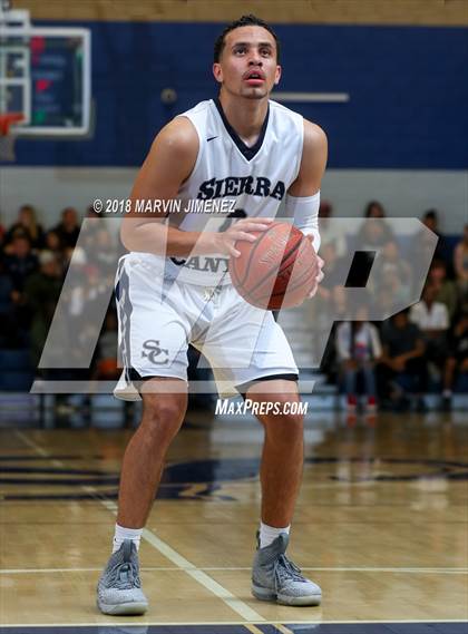 Thumbnail 3 in Foothills Christian vs Sierra Canyon (CIF Open Division Regional 1st Round) photogallery.