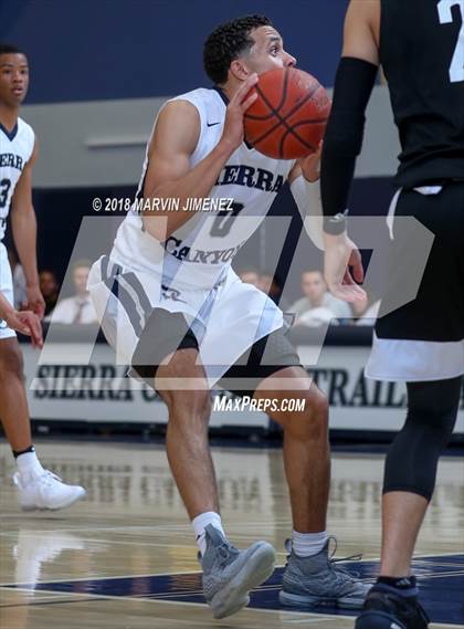 Thumbnail 1 in Foothills Christian vs Sierra Canyon (CIF Open Division Regional 1st Round) photogallery.