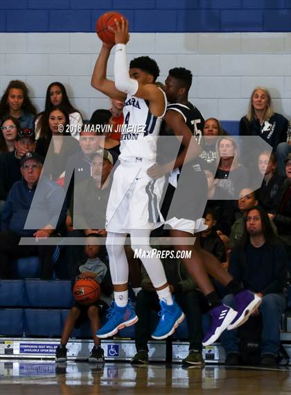 Thumbnail 3 in Foothills Christian vs Sierra Canyon (CIF Open Division Regional 1st Round) photogallery.