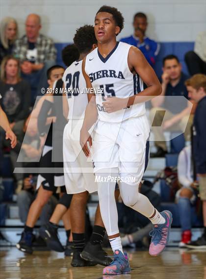 Thumbnail 1 in Foothills Christian vs Sierra Canyon (CIF Open Division Regional 1st Round) photogallery.