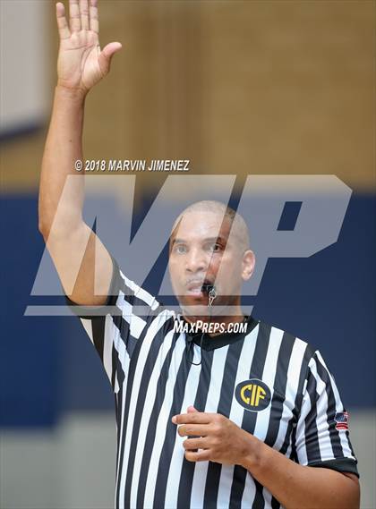 Thumbnail 2 in Foothills Christian vs Sierra Canyon (CIF Open Division Regional 1st Round) photogallery.