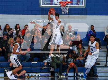 Thumbnail 1 in Foothills Christian vs Sierra Canyon (CIF Open Division Regional 1st Round) photogallery.