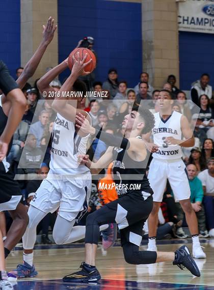 Thumbnail 3 in Foothills Christian vs Sierra Canyon (CIF Open Division Regional 1st Round) photogallery.