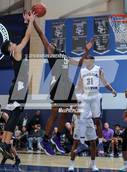 Thumbnail 3 in Foothills Christian vs Sierra Canyon (CIF Open Division Regional 1st Round) photogallery.