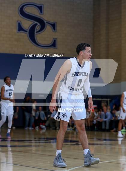 Thumbnail 2 in Foothills Christian vs Sierra Canyon (CIF Open Division Regional 1st Round) photogallery.