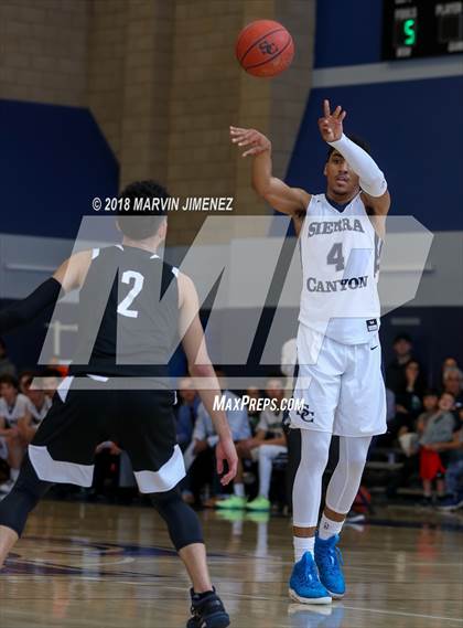 Thumbnail 1 in Foothills Christian vs Sierra Canyon (CIF Open Division Regional 1st Round) photogallery.