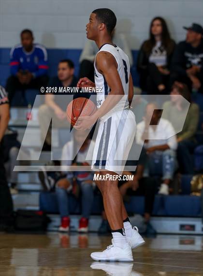 Thumbnail 2 in Foothills Christian vs Sierra Canyon (CIF Open Division Regional 1st Round) photogallery.