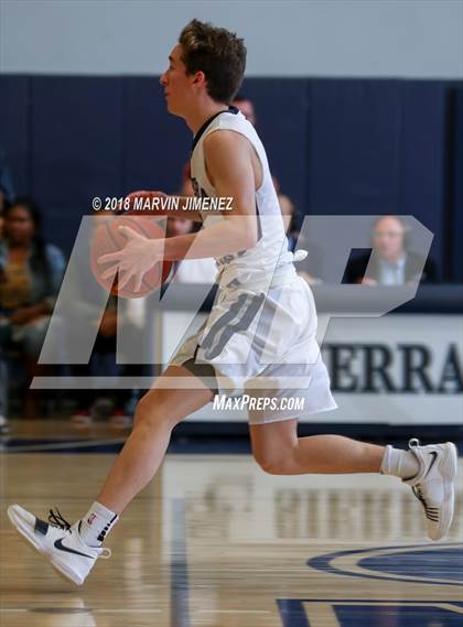 Thumbnail 3 in Foothills Christian vs Sierra Canyon (CIF Open Division Regional 1st Round) photogallery.