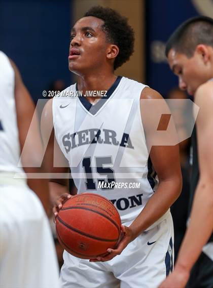 Thumbnail 1 in Foothills Christian vs Sierra Canyon (CIF Open Division Regional 1st Round) photogallery.