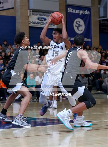 Thumbnail 3 in Foothills Christian vs Sierra Canyon (CIF Open Division Regional 1st Round) photogallery.