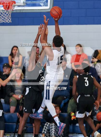 Thumbnail 1 in Foothills Christian vs Sierra Canyon (CIF Open Division Regional 1st Round) photogallery.
