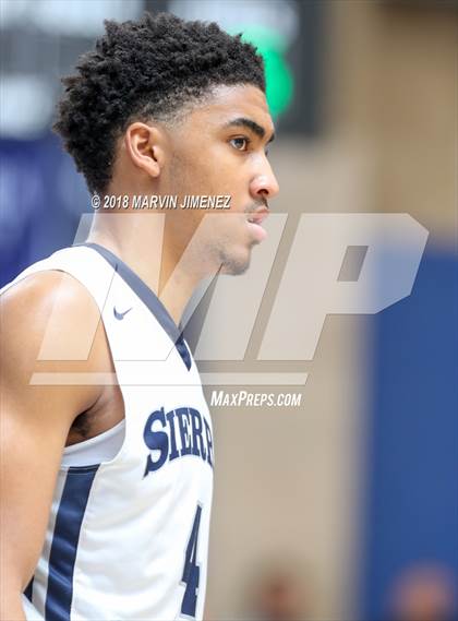 Thumbnail 2 in Foothills Christian vs Sierra Canyon (CIF Open Division Regional 1st Round) photogallery.