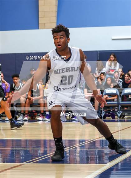 Thumbnail 2 in Foothills Christian vs Sierra Canyon (CIF Open Division Regional 1st Round) photogallery.