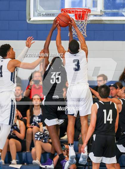 Thumbnail 2 in Foothills Christian vs Sierra Canyon (CIF Open Division Regional 1st Round) photogallery.