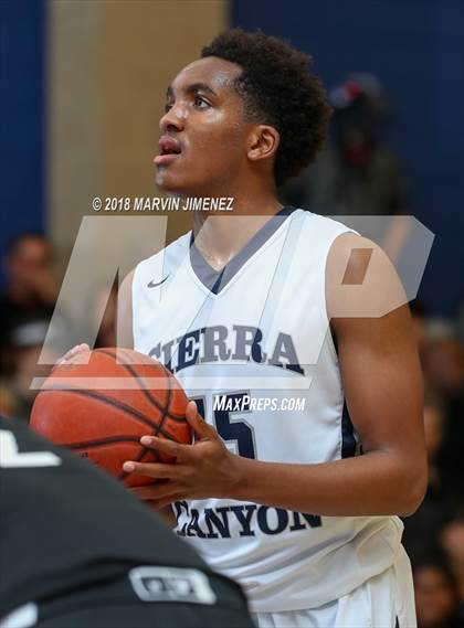 Thumbnail 1 in Foothills Christian vs Sierra Canyon (CIF Open Division Regional 1st Round) photogallery.