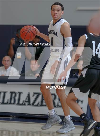 Thumbnail 3 in Foothills Christian vs Sierra Canyon (CIF Open Division Regional 1st Round) photogallery.