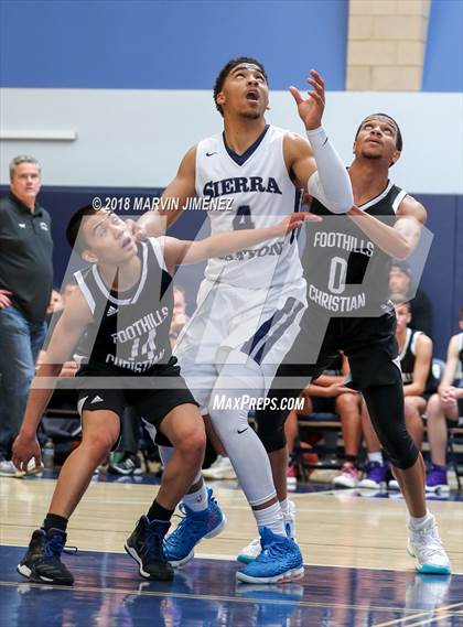 Thumbnail 1 in Foothills Christian vs Sierra Canyon (CIF Open Division Regional 1st Round) photogallery.