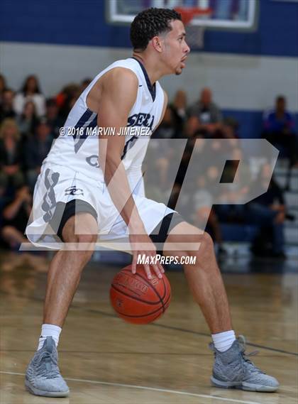 Thumbnail 1 in Foothills Christian vs Sierra Canyon (CIF Open Division Regional 1st Round) photogallery.