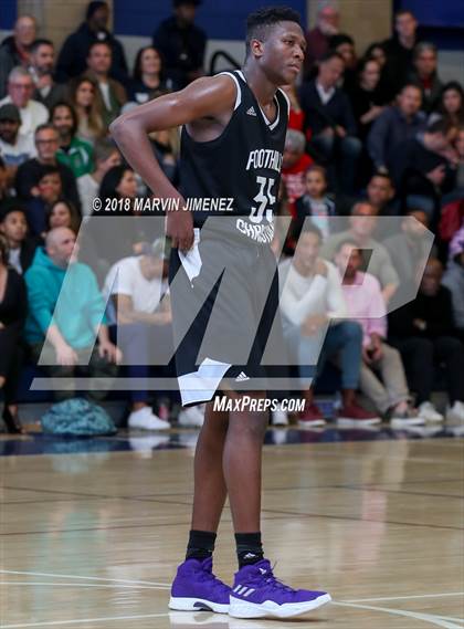 Thumbnail 1 in Foothills Christian vs Sierra Canyon (CIF Open Division Regional 1st Round) photogallery.
