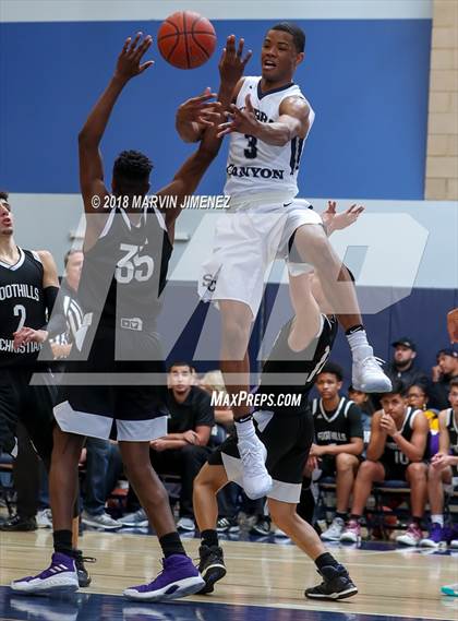 Thumbnail 3 in Foothills Christian vs Sierra Canyon (CIF Open Division Regional 1st Round) photogallery.