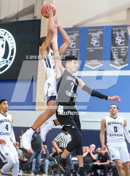 Thumbnail 2 in Foothills Christian vs Sierra Canyon (CIF Open Division Regional 1st Round) photogallery.