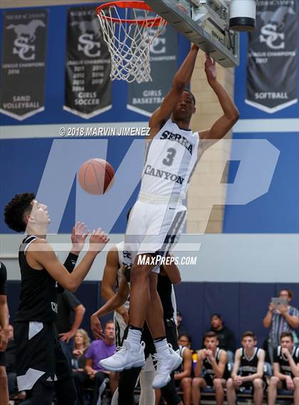 Thumbnail 1 in Foothills Christian vs Sierra Canyon (CIF Open Division Regional 1st Round) photogallery.