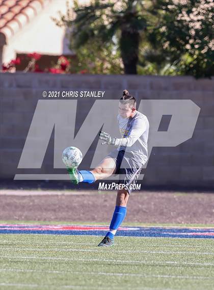 Thumbnail 1 in Prescott vs. Walden Grove (AIA 4A Semifinal) photogallery.