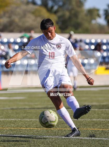 Thumbnail 2 in Prescott vs. Walden Grove (AIA 4A Semifinal) photogallery.
