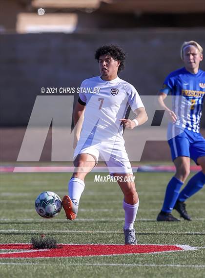 Thumbnail 2 in Prescott vs. Walden Grove (AIA 4A Semifinal) photogallery.