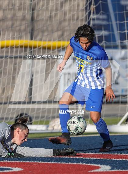 Thumbnail 3 in Prescott vs. Walden Grove (AIA 4A Semifinal) photogallery.