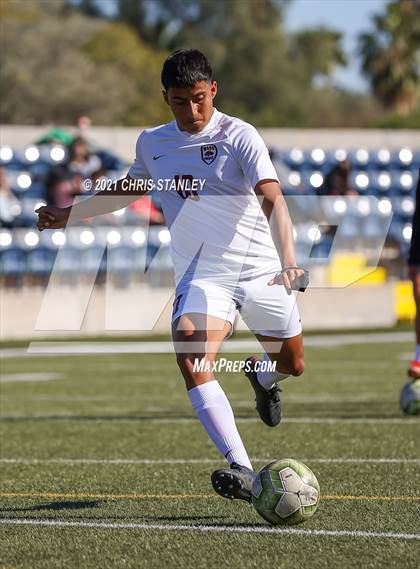 Thumbnail 3 in Prescott vs. Walden Grove (AIA 4A Semifinal) photogallery.