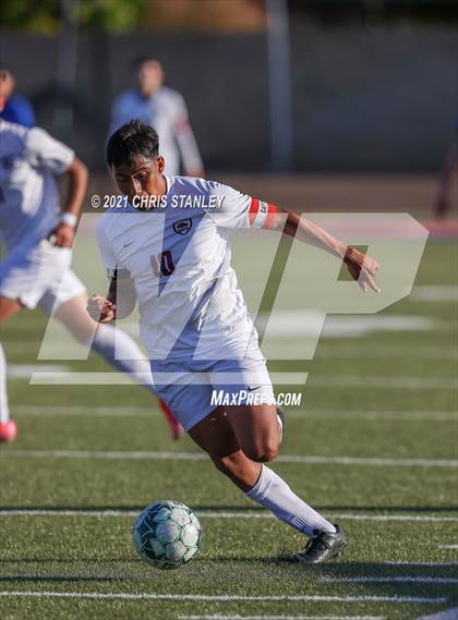 Thumbnail 2 in Prescott vs. Walden Grove (AIA 4A Semifinal) photogallery.