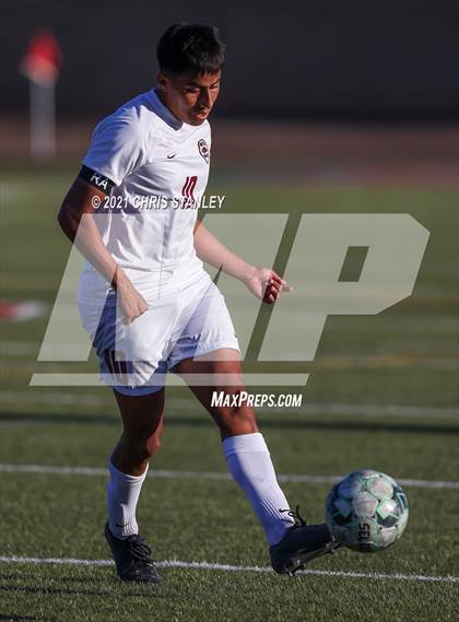 Thumbnail 3 in Prescott vs. Walden Grove (AIA 4A Semifinal) photogallery.