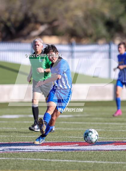 Thumbnail 1 in Prescott vs. Walden Grove (AIA 4A Semifinal) photogallery.