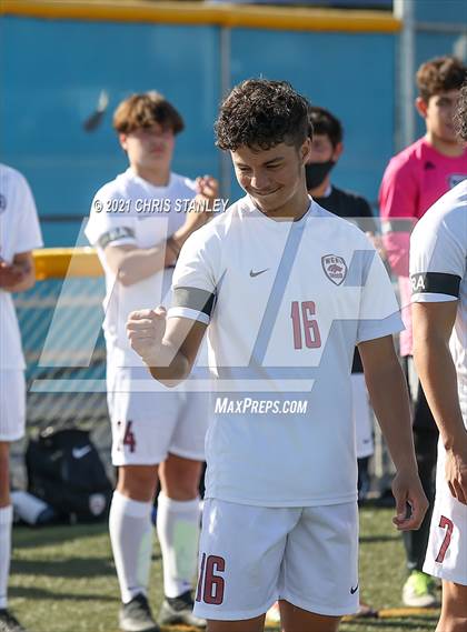 Thumbnail 2 in Prescott vs. Walden Grove (AIA 4A Semifinal) photogallery.