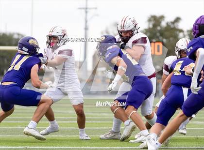Thumbnail 2 in Shiner @ Iola (UIL 2A D2 Football Regional Semifinal) photogallery.