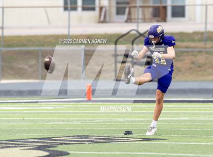 Thumbnail 2 in Shiner @ Iola (UIL 2A D2 Football Regional Semifinal) photogallery.
