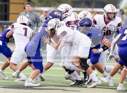 Thumbnail 3 in Shiner @ Iola (UIL 2A D2 Football Regional Semifinal) photogallery.