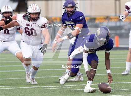Thumbnail 3 in Shiner @ Iola (UIL 2A D2 Football Regional Semifinal) photogallery.
