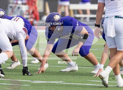 Thumbnail 2 in Shiner @ Iola (UIL 2A D2 Football Regional Semifinal) photogallery.