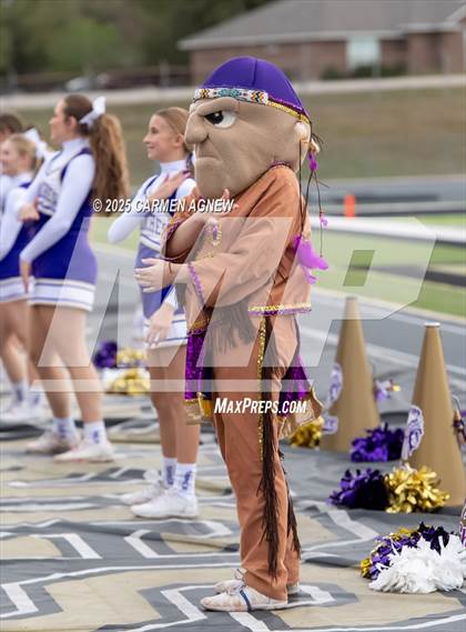 Thumbnail 3 in Shiner @ Iola (UIL 2A D2 Football Regional Semifinal) photogallery.