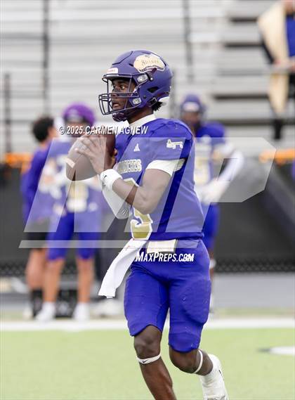 Thumbnail 1 in Shiner @ Iola (UIL 2A D2 Football Regional Semifinal) photogallery.