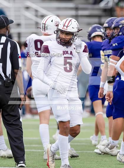 Thumbnail 1 in Shiner @ Iola (UIL 2A D2 Football Regional Semifinal) photogallery.