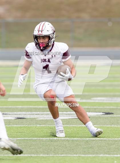 Thumbnail 3 in Shiner @ Iola (UIL 2A D2 Football Regional Semifinal) photogallery.